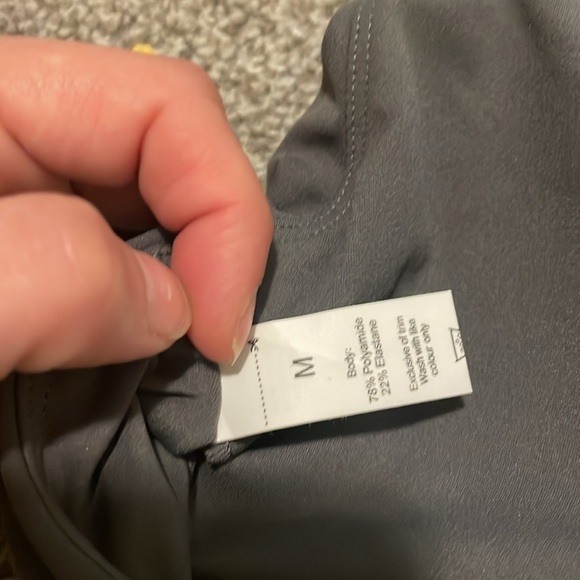 Work out outfit with slim trim spank - Picture 5 of 7